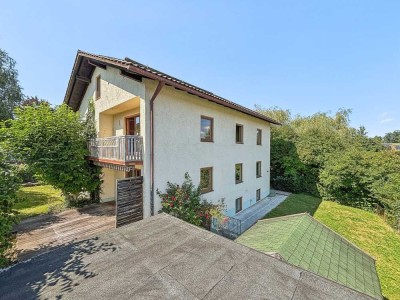 Freistehendes Zweifamilienhaus in gefragter Wohnlage von Traunstein