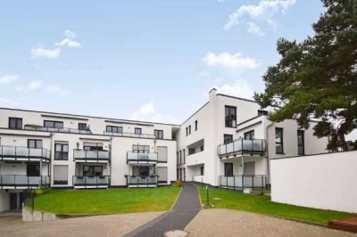 (Fast) - Neubau mit EBK und Balkon: ruhige freundliche 3-Zimmer-Dachgeschosswohnung in Sarstedt