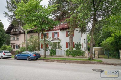 "Leben, wo Geschichte wohnt"

5 Zimmer Wohnung im Denkmalgeschützten
 3 Familien Haus!