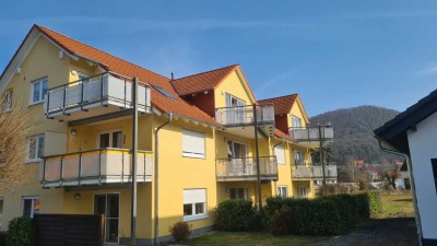 Lichtdurchflutete Dachgeschosswohnung mit zwei Balkonen, Keller und Stellplatz