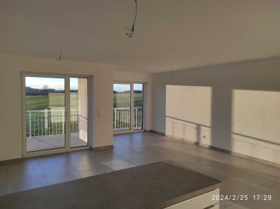 moderne und sonnige 3-Zimmer-Wohnung mit Balkon und Einbauküche in Ellwangen