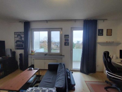Helle 2-Zimmer-Wohnung im 3. OG mit Balkon in Bergisch Gladbach