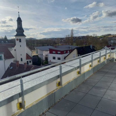 VIER ZIMMER WOHNUNG MIT DACHTERRASSE - SOFORT BEZIEHBAR