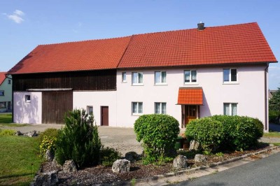 In die Scheune passt so manches - Geräumiges Haus und Scheune in Heiligenstadt i.OFr. OT