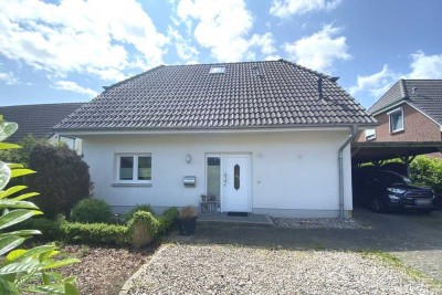 Modernes Einfamilienhaus mit Carport und schönem Gartengrundstück in Rumohr