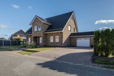 Bremerhaven - Leherheide // Eleganz trifft Komfort – Ihre Stadtvilla mit Stil