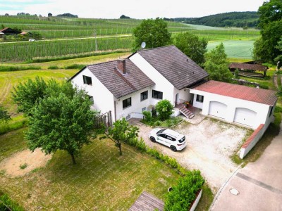 Großzügiges Zweifamilienhaus in idyllischer Ortsrandlage