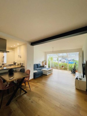 Attraktive 3,5-Zimmer Wohnung mit Innenhof, Garage und Stellplatz in Köln-Esch