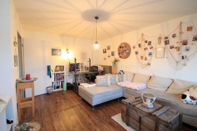 Schöne 2-Zimmerwohnung mit Balkon und Garage