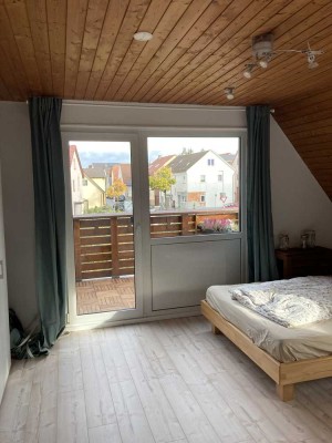 Zwischenmiete Sept-April 2-Zimmer-Wohnung möbliert