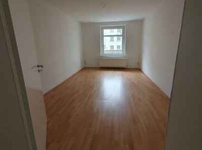 Gepflegte 5-Zimmer Wohnung im 1. OG in Chemnitz-Hilbersdorf