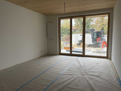 Exklusive NEUBAU-Wohnung im Erdgeschoss mit Gartenanteil