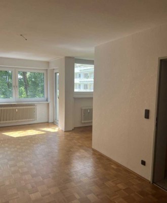 1550 € - 106 m² - 4.0 Zi.