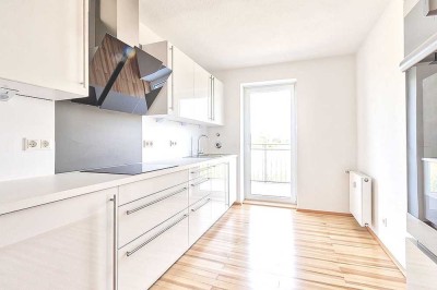 Traumhaft schöne hochwert. lichtdurchflutete 2-Z-W., Balkon, neuwert. mod. EBK, abgeschl. Stellplatz