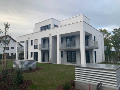 Attraktive 3-Zi.-Wohnung mit Einbauküche, 2 Bädern und 2 Balkonen in Olching