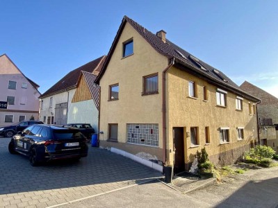 *** Frühlings-Schnäppchen !  renovierungs-bedürftiges Zweifamilienhaus mit viel Wohnraum ... ***