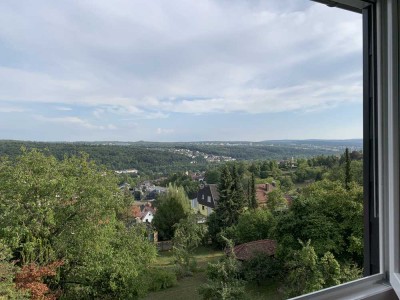 Exklusive, neuwertige 4-Raum-DG-Wohnung mit luxuriöser Innenausstattung in Pforzheim