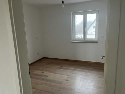 Freundliche 4-Zimmer-Wohnung mit Balkon in Neuburg an der Donau