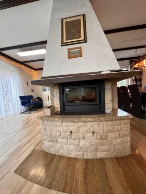 endlich Platz für die Großfamilie, schönes Haus, große Räume, Kinderfreundl. in Babenhausen