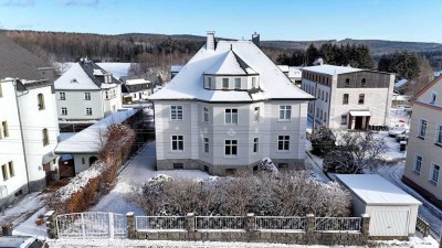 Traumhaft! Stattliche Fabrikantenvilla (ca. 280 m² WFL) auf großem Grundstück (1.351 m²) in Grünhain