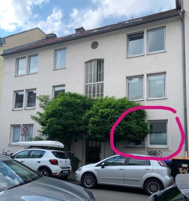 2-Zimmer-Erdgeschosswohnung mit Balkon und EBK