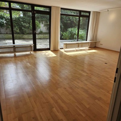 Ruhige Stadtwohnung (3 ZKB) im Grünen mit Veranda und Garten
