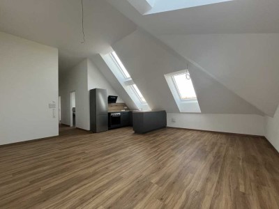 Schöne 4 Zimmer Dachgeschosswohnung