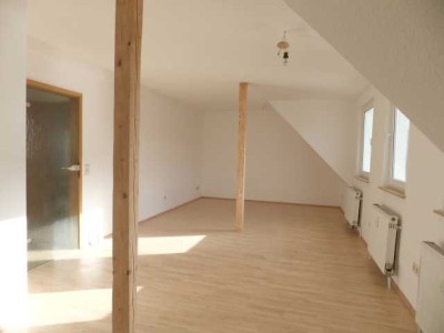 Schöne helle 2-Zi DG-Wohnung mit Rheinblick in Lorch