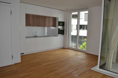 Exklusive, helle und hochwertige zwei Zimmer Wohnung mit EBK und Balkon in Stuttgart, Nord