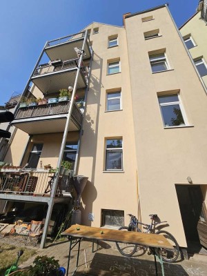 Schöne 4-Raum-Wohnung mit Balkon im begehrten Zentrum Rostocks (Kapitalanlage)