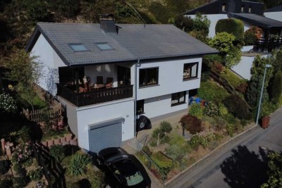 Freistehendes Einfamilienhaus mit herrlicher Aussicht in Leubsdorf