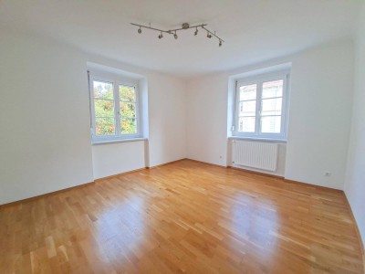 Sonnige 4-Zimmer-Wohnung mitten im Herz-Jesu-Viertel zu vermieten: Ideal für WGs und Familien