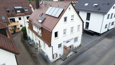 Solide Kapitalanlage mit Perspektive: Vollvermietetes 4-Parteien-Mehrfamilienhaus top Zustand