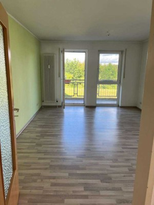 Großzügige 3-Zimmer-Wohnung im Erdgeschoss mit Balkon