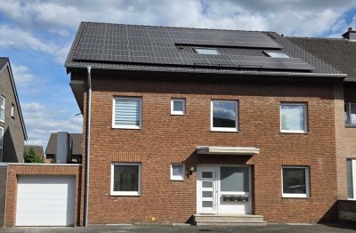 modernisierte 3-Zimmer-Wohnung mit Balkon u. Wärmepumpe im ruhigen 3-Familienhaus in Bedburg-Kaster