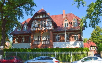 Helle,elegante,4-Zi.Maisonettewohnung mit Einbauküche in modernisierter Altbauvilla