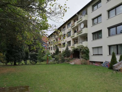 Freundliche und gepflegte 3-Raum-Wohnung mit Loggia, EBK und Garage in Hannover-Hainholz