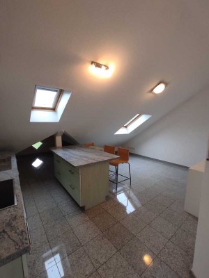 Moderne 2 Zimmer DG in ruhigem Neubaugebiet mit Balkon