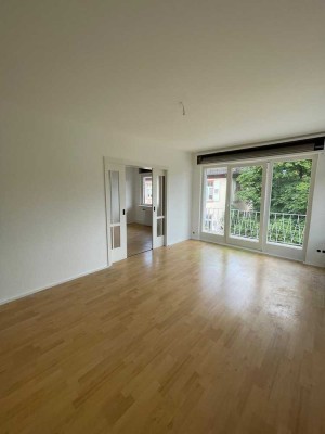 Neu sanierte Wohnung mit Balkon und EBK: Exklusive 3,5-Zimmer-Wohnung in Müllheim