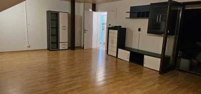 4-Zimmer-Dachgeschosswohnung zu vermieten