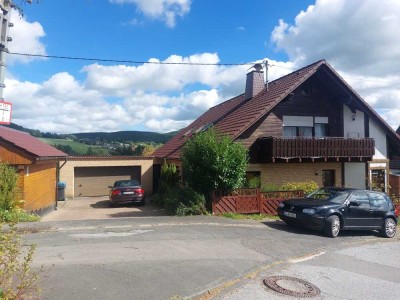 Charmantes Zweifamilienobjekt mit Ausbaupotenzial und sonniger Terrasse