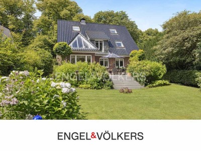 Schöner Wohnen mit Seeblick – Stilvolles Einfamilienhaus mit viel Platz und in Toplage