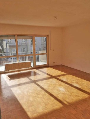 7284 - KA-Durlach! 2-Zimmerwohnung mit Balkon und Stellpatz!