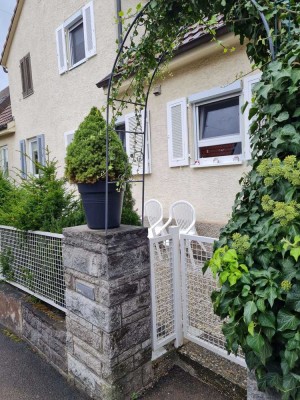 DHH mit EBK / Stellplatz in Stadtmitte - nur für 1-2 Personen - neuer Anstrich folgt