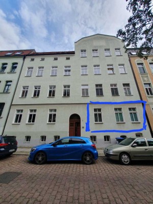 Attraktive und vollständig renovierte 3-Raum-Hochparterre-Wohnung in Halle