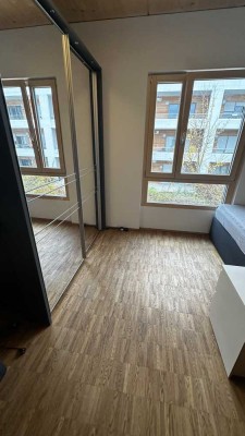 WG Zimmer mit 2 Bädern in luxus Penthouse Wohnung