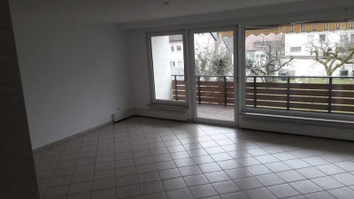 Exklusive, modernisierte 4-Zimmer-Wohnung mit Balkon und Einbauküche in Murr