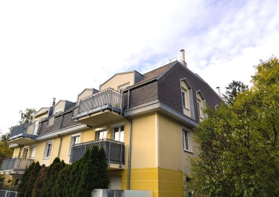 Perfekt für Zwei – mit Terrasse, viel Sonne und zwei Garagenplätze !