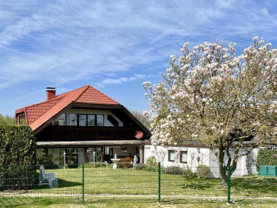 Gepflegtes, repräsentatives freistehendes Einfamilienhaus mit ELW in Meckenheim-Ersdorf