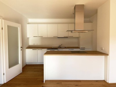 Lichtdurchflutetes Dachgeschoss mit Charme – inkl. Einbauküche und Loggia - Top B13